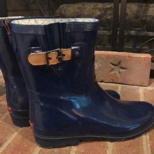 Chooka Rain Boots in navy blue. EUC.